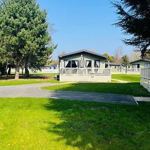 https://reynards-retreat-lodge-with-hot-tub.yorkshirehotels.net