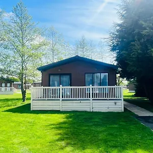 https://the-beak-lodge-with-hot-tub.yorkshirehotels.net