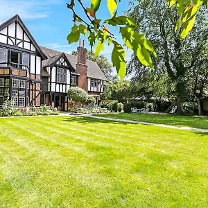  Дом отдыха Tudor Grange
