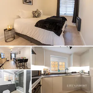 https://friernhay-city-centre-brand-new-apartment.cardiffhotelswales.com