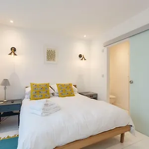 https://dale-house-wanderlust-retreats-bournemouth.bournemouth-hotels.org